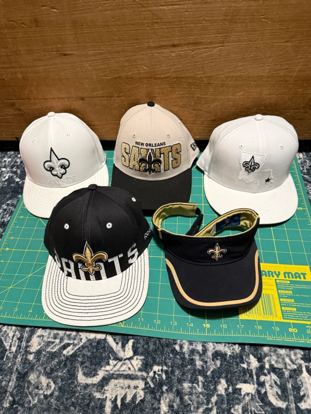 Lot Of 5 New Orleans Saints Hats 3 Adjustable 2 Stretch L NFL New Era/ Reebok